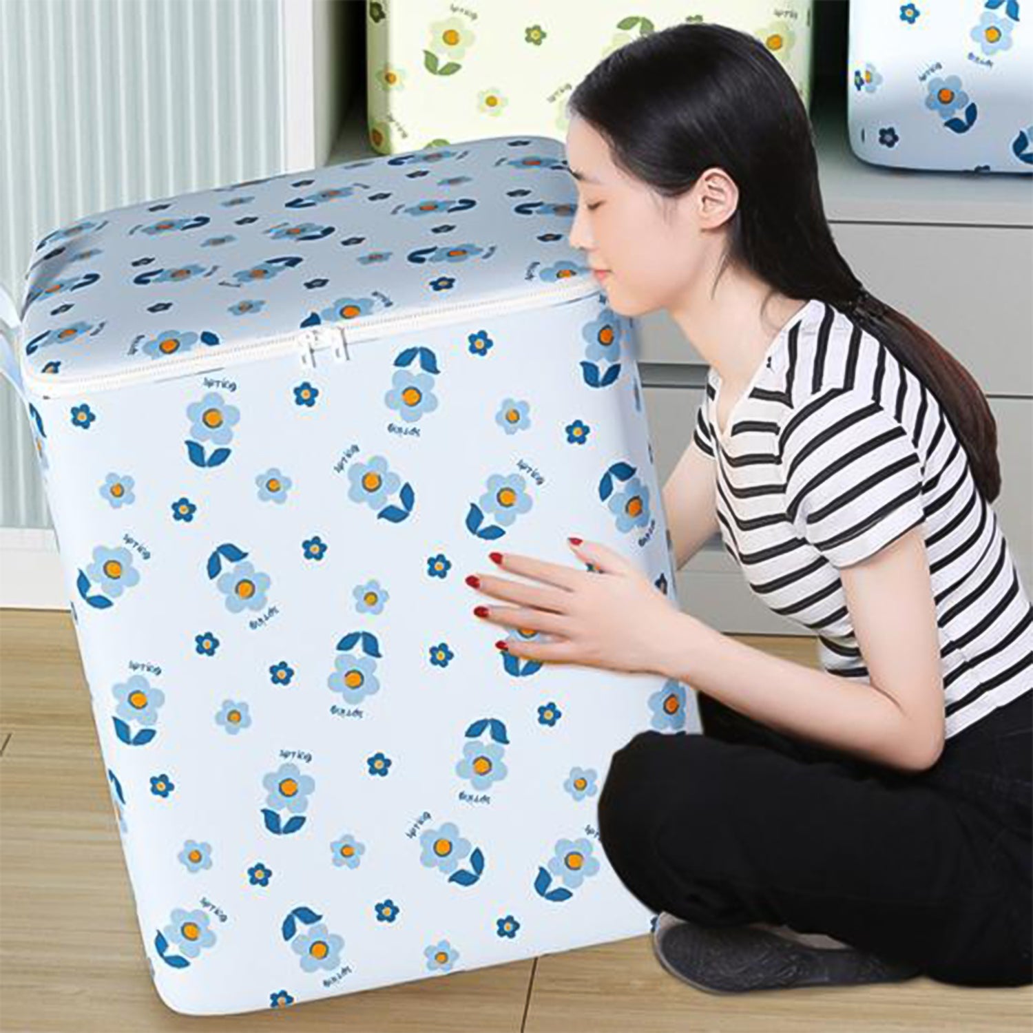 Foldable Clothes Storage Comforter Organizer Storage (100 L / Mix Color) Foldable Clothes Storage Comforter Organizer Storage (100 L / Mix Color)